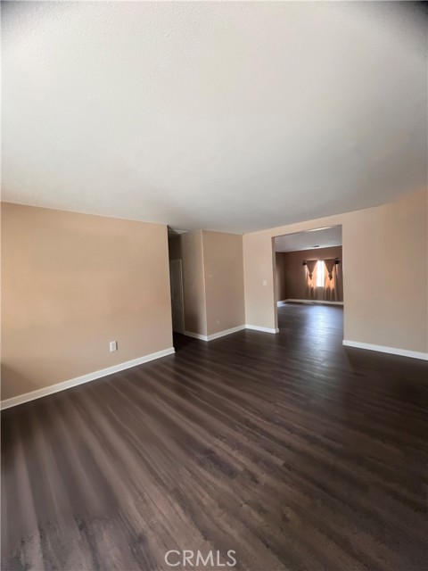 Detail Gallery Image 6 of 16 For 845 Brisbane, Hemet,  CA 92545 - 5 Beds | 4 Baths