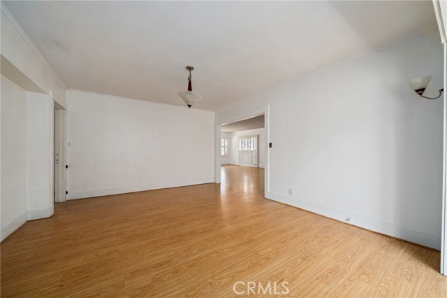 1412 S Victoria Avenue, Los Angeles CA: https://media.crmls.org/medias/c5051a0e-8fab-4c11-9e12-6b922fd09453.jpg