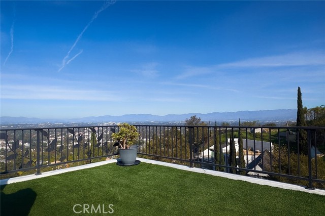 Detail Gallery Image 3 of 3 For 3952 Oakfield Dr, Sherman Oaks,  CA 91423 - 5 Beds | 4/1 Baths
