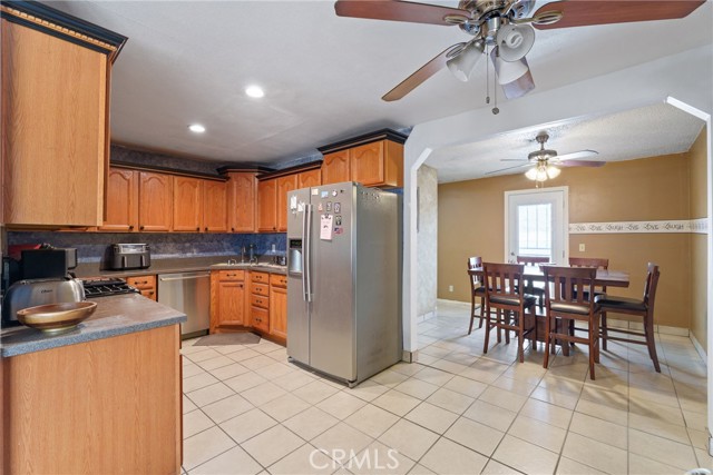 Detail Gallery Image 13 of 34 For 913 E Virginia, Barstow,  CA 92311 - 3 Beds | 2 Baths