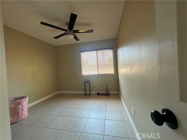 Detail Gallery Image 10 of 21 For 16193 Space Dr, Moreno Valley,  CA 92551 - 2 Beds | 2 Baths