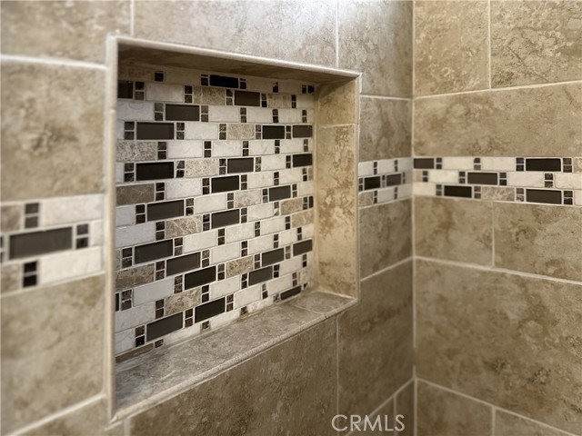 Detail Gallery Image 42 of 49 For 39234 N Shore Dr, Fawnskin,  CA 92333 - 2 Beds | 1/1 Baths