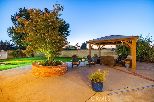 Detail Gallery Image 15 of 69 For 40809 20th St, Palmdale,  CA 93551 - 5 Beds | 2/1 Baths