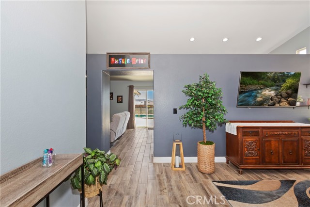 21269 Chardonnay Drive, Apple Valley CA: https://media.crmls.org/medias/c507cd8a-6e83-41c9-832e-2ad57640b7f7.jpg