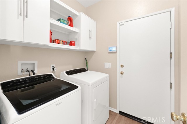 24795 Shady Pine Court, Murrieta CA: https://media.crmls.org/medias/c5081ddf-3247-4c77-aa42-567d645f25c1.jpg
