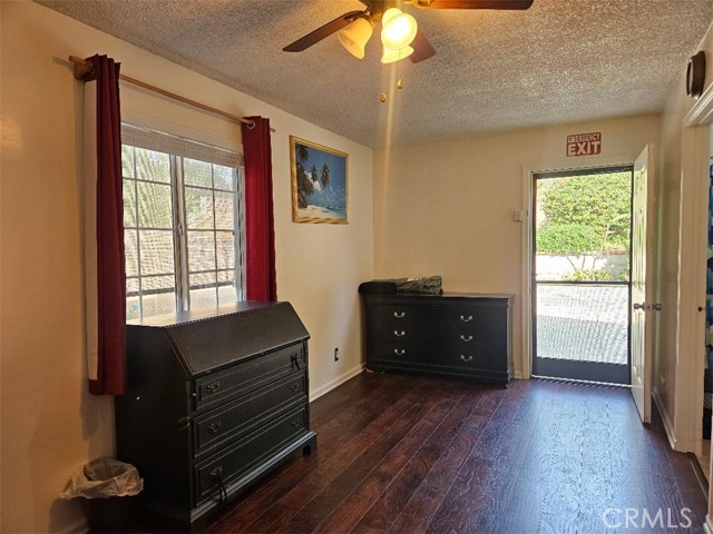 Detail Gallery Image 11 of 14 For 17441 Hiawatha St, Granada Hills,  CA 91344 - 5 Beds | 3 Baths