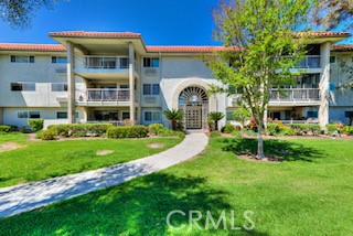 3242 San Amadeo, Laguna Woods CA: https://media.crmls.org/medias/c5089d64-4f8f-4c20-9839-cd3a80527410.jpg