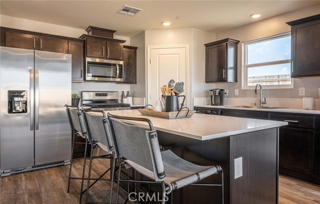 Detail Gallery Image 2 of 19 For 352 Sable Ct 62 Ar,  Merced,  CA 95341 - 4 Beds | 2 Baths