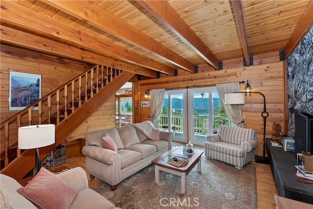 Detail Gallery Image 7 of 65 For 27720 St Bernard Ln, Lake Arrowhead,  CA 92352 - 4 Beds | 3 Baths