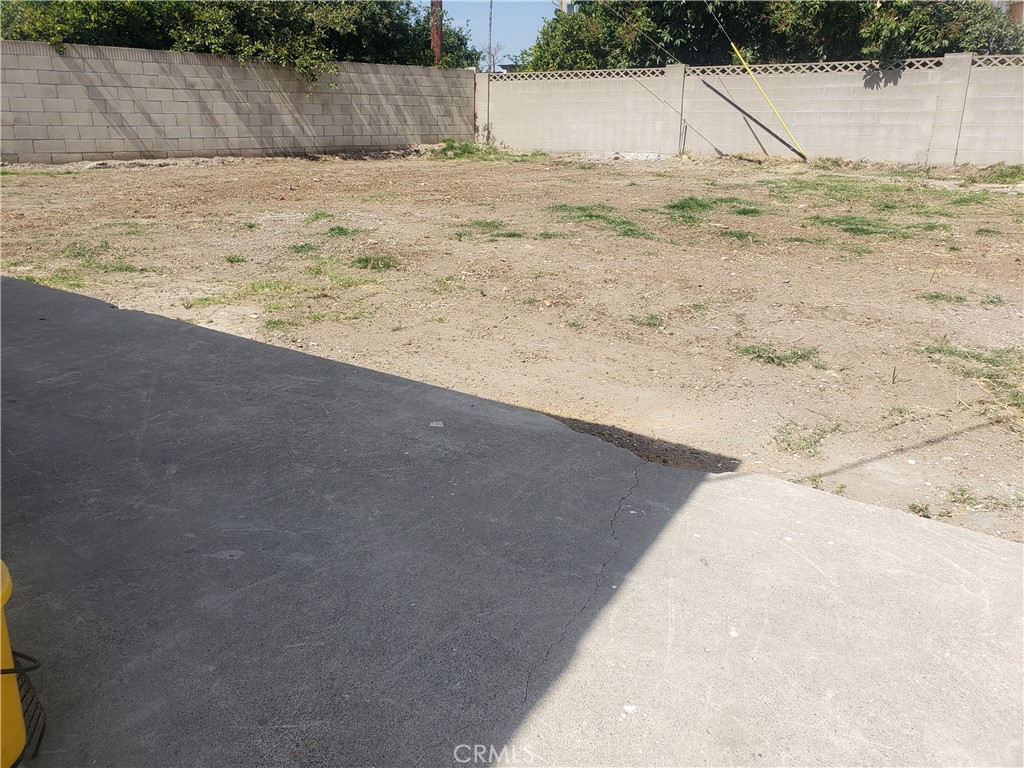 https://media.crmls.org/medias/c5096229-9027-4f21-98bb-6115bb260f47.jpg?preset=X-Large