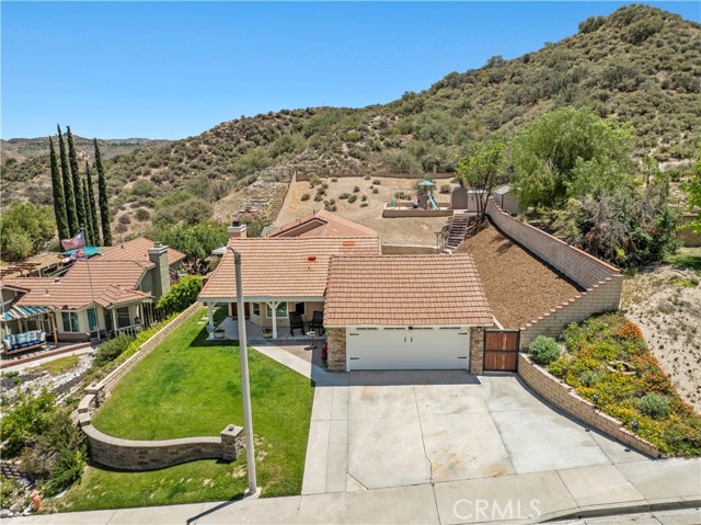 Detail Gallery Image 1 of 40 For 15242 Poppy Meadow St, Canyon Country,  CA 91387 - 3 Beds | 3 Baths