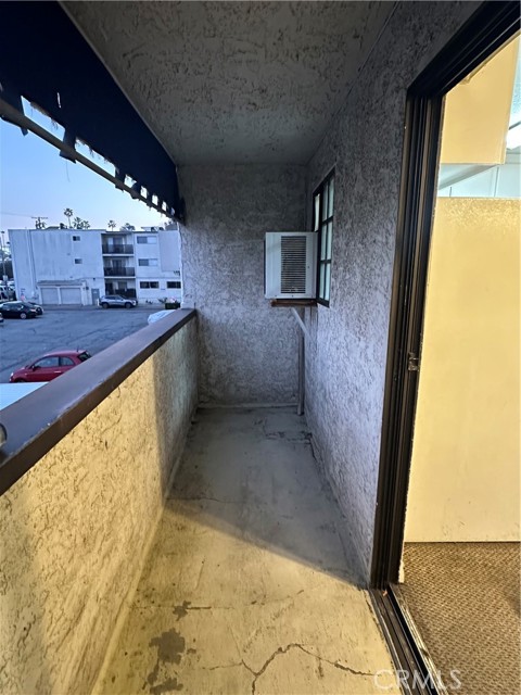 Detail Gallery Image 7 of 14 For 18530 Hatteras St #212,  Tarzana,  CA 91356 - 2 Beds | 2 Baths