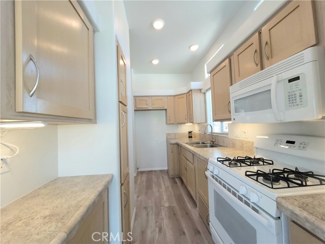 Detail Gallery Image 10 of 26 For 1295 S Cawston Ave #488,  Hemet,  CA 92545 - 1 Beds | 1 Baths