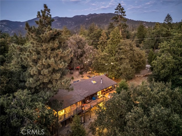 Detail Gallery Image 4 of 72 For 29901 Eagles Nest Dr, Idyllwild,  CA 92549 - 6 Beds | 5 Baths