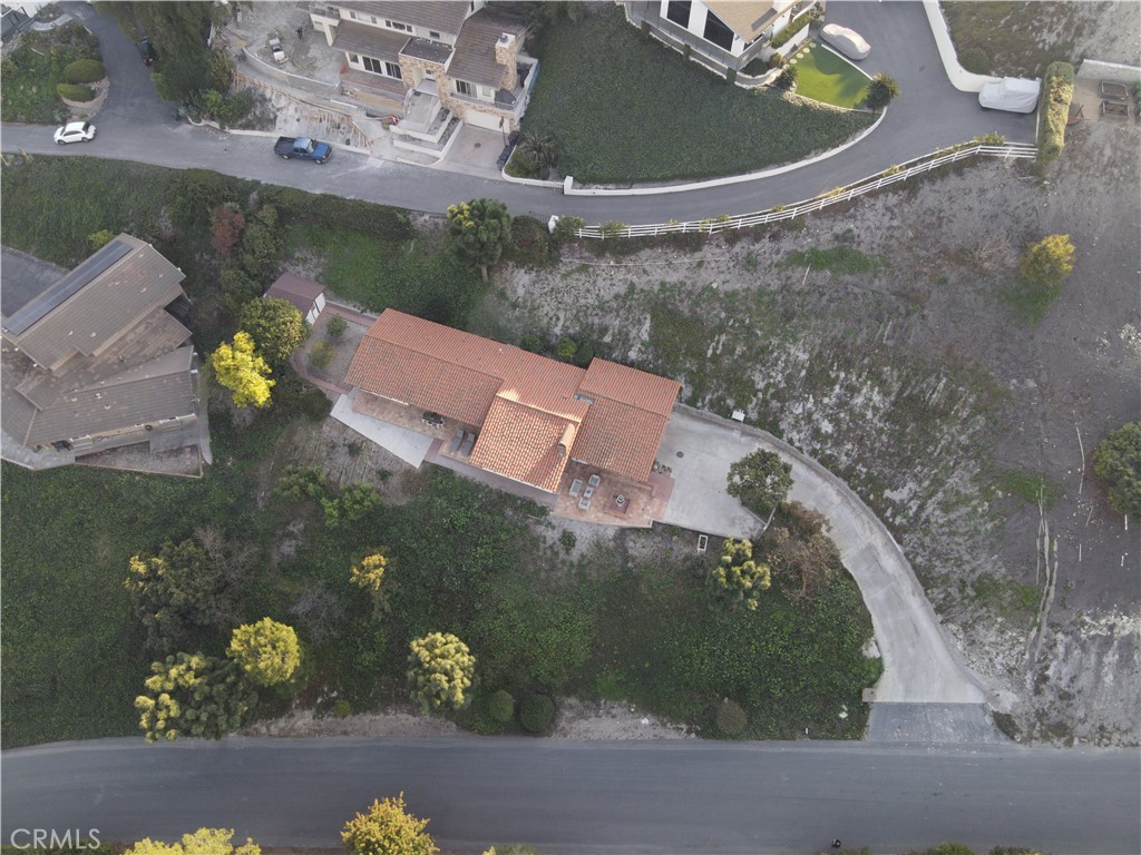 https://media.crmls.org/medias/c50d5844-f213-4132-af23-c331b05da60b.jpg?preset=X-Large