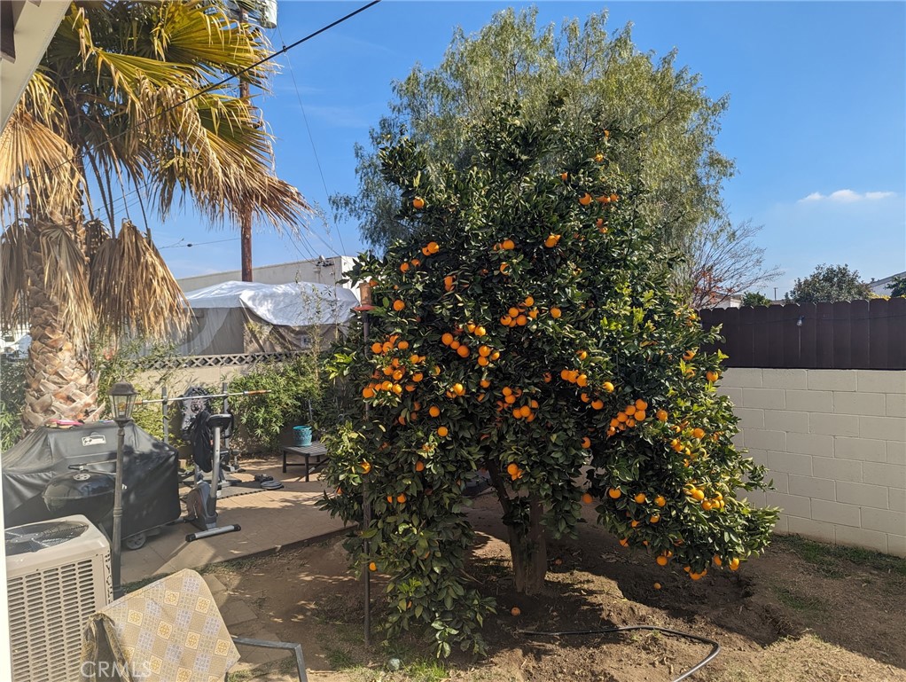 https://media.crmls.org/medias/c50d86aa-9141-465f-b108-48544277a7b7.jpg?preset=X-Large