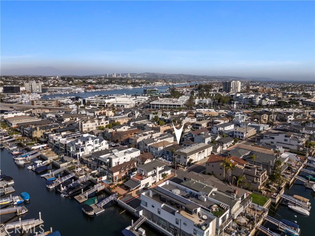 502 36th Street, Newport Beach CA: https://media.crmls.org/medias/c50e0c9f-0d34-4a50-9fee-926acf22c708.jpg
