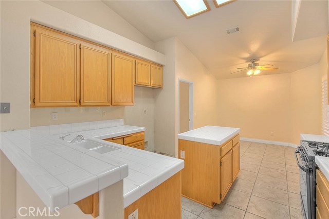 Detail Gallery Image 15 of 57 For 14655 Texas Ct, Fontana,  CA 92336 - 3 Beds | 2 Baths