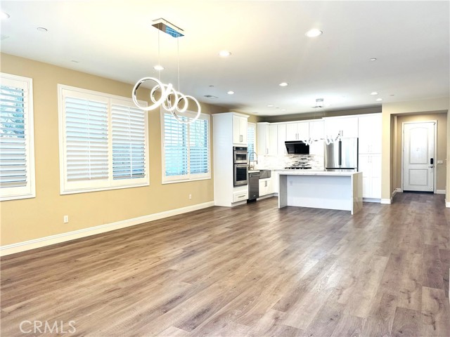 110 Desert Bloom, Irvine CA: https://media.crmls.org/medias/c50e8016-3bb9-4198-80e3-454ef11bd0cc.jpg