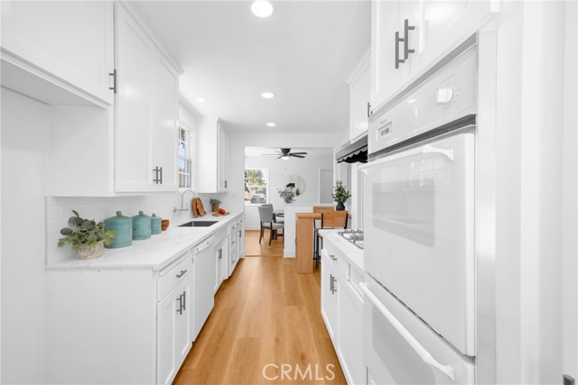 Image 17 of 66 For 6103 Pimenta Avenue