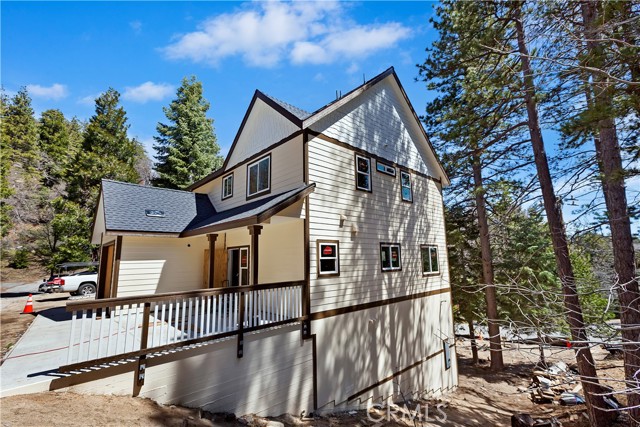 Detail Gallery Image 5 of 22 For 370 Auburn Dr, Lake Arrowhead,  CA 92391 - 3 Beds | 2/1 Baths