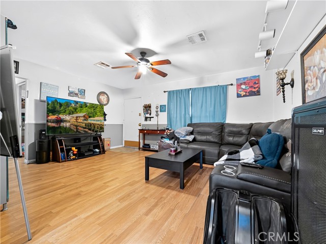 Detail Gallery Image 9 of 27 For 24058 Atwood Ave, Moreno Valley,  CA 92553 - 2 Beds | 1/1 Baths