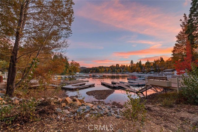 Detail Gallery Image 30 of 31 For 27643 W Shore Rd #1,  Lake Arrowhead,  CA 92352 - 4 Beds | 3/1 Baths