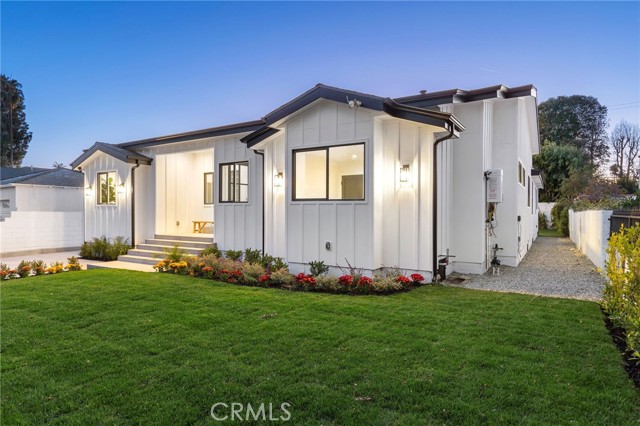 Detail Gallery Image 3 of 45 For 5537 Sunnyslope Ave, Sherman Oaks,  CA 91401 - 4 Beds | 4/1 Baths