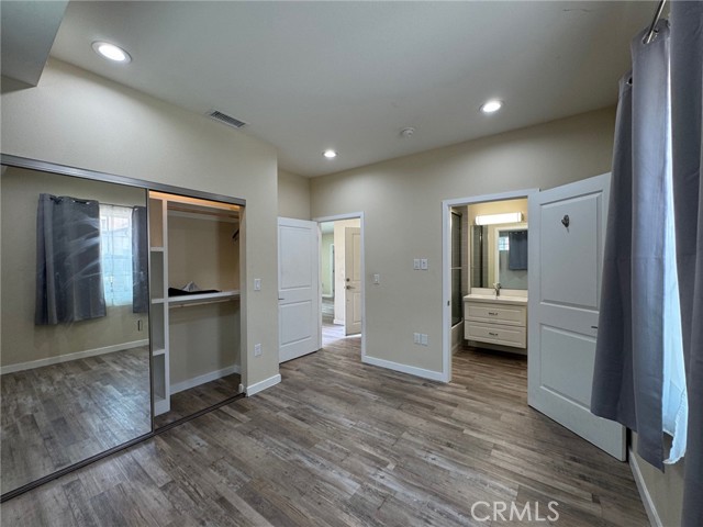 434 N Beachwood Drive, Burbank CA: https://media.crmls.org/medias/c51104f1-917c-4e45-9f05-f6cd9a3130bb.jpg