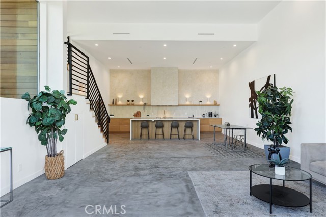 Detail Gallery Image 3 of 45 For 3949 Glenalbyn Dr, Los Angeles,  CA 90065 - 3 Beds | 2/1 Baths