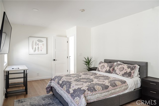 Detail Gallery Image 33 of 36 For 702 S Broadway #B,  Redondo Beach,  CA 90277 - 3 Beds | 2/1 Baths