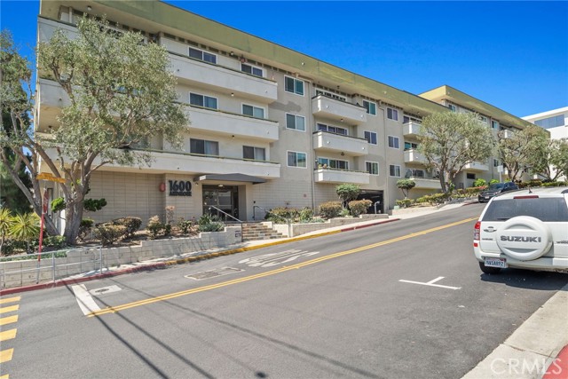 1600 Ardmore Avenue, Hermosa Beach, California 90254, 2 Bedrooms Bedrooms, 0 ,2 BathroomsBathrooms,Residential,For Sale,Ardmore,0,PV26133694