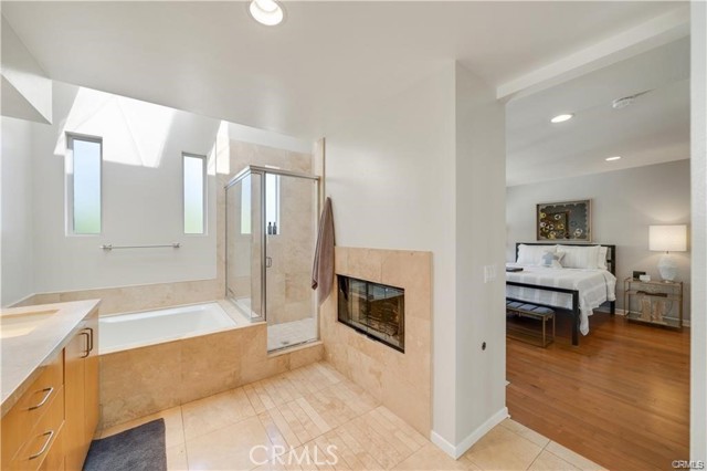 Detail Gallery Image 13 of 22 For 505 .5 Poinsettia Ave, Corona Del Mar,  CA 92625 - 2 Beds | 2/1 Baths