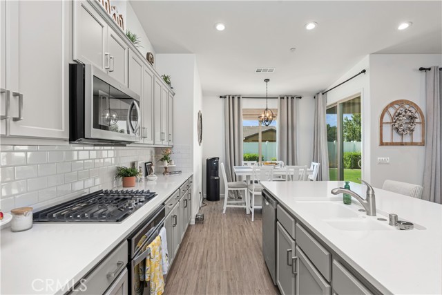 14419 Barbon Beck Avenue, Bakersfield CA: https://media.crmls.org/medias/c5127e0a-77aa-408d-aac0-6ef07dbd1804.jpg