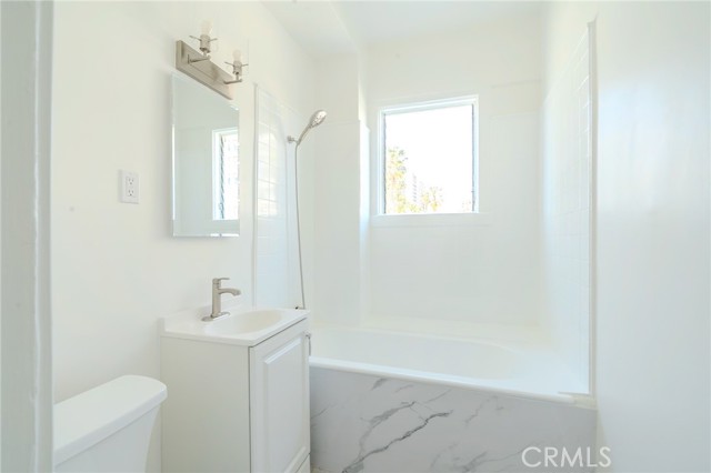 Detail Gallery Image 5 of 17 For 10 Atlantic Ave #204,  Long Beach,  CA 90802 - 0 Beds | 1 Baths