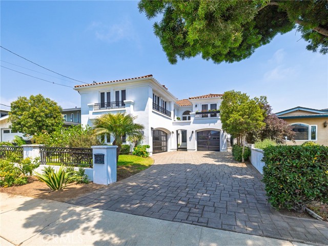 Detail Gallery Image 1 of 33 For 360 Hillcrest Street, El Segundo,  CA 90245 - 4 Beds | 4 Baths