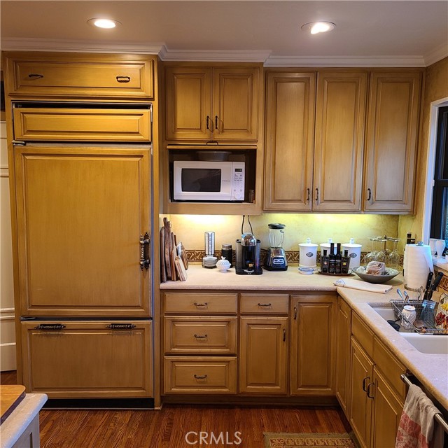 Kitchen limestone counters