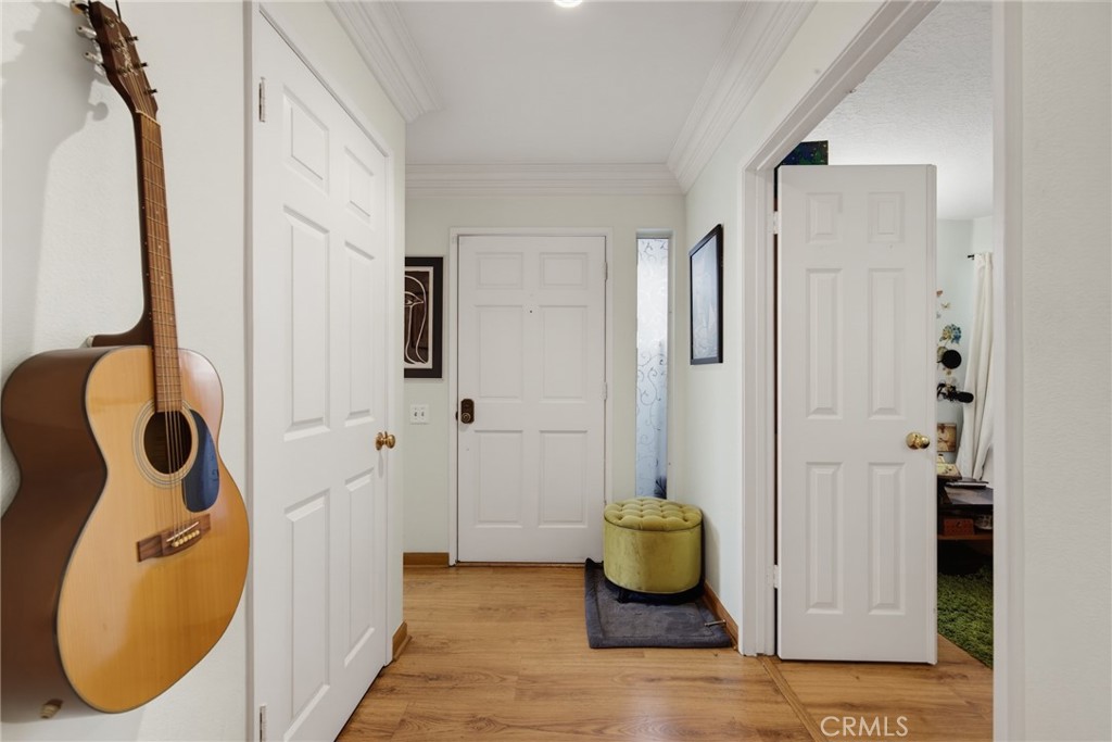 https://media.crmls.org/medias/c51583d6-cb3c-49dd-b734-c75524187280.jpg?preset=X-Large