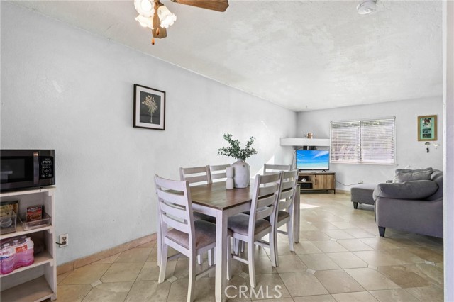 Detail Gallery Image 3 of 14 For 16362 Pine St, Hesperia,  CA 92345 - 2 Beds | 1 Baths