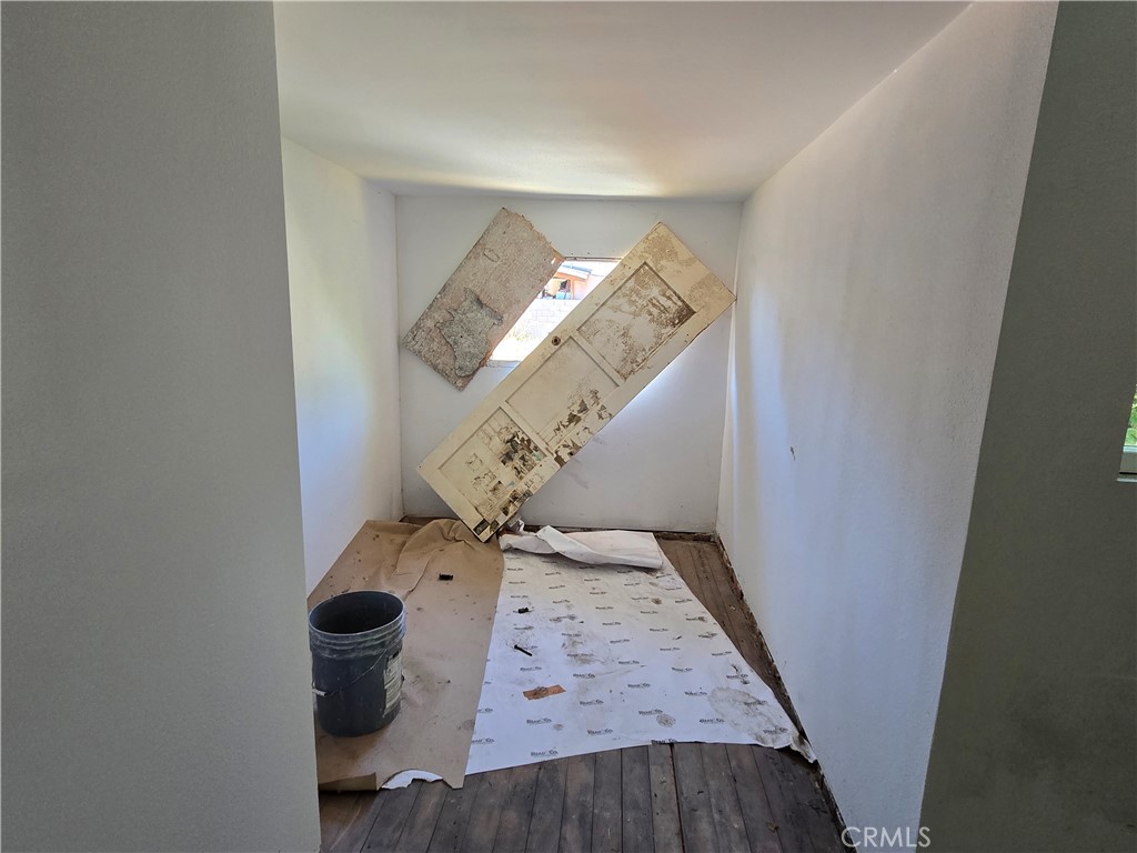 https://media.crmls.org/medias/c5179dc4-99e4-441c-90a1-41e5feae8098.jpg?preset=X-Large