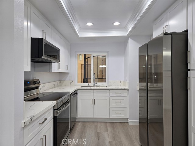 Detail Gallery Image 7 of 22 For 13504 La Jolla Cir #F,  La Mirada,  CA 90638 - 2 Beds | 2 Baths