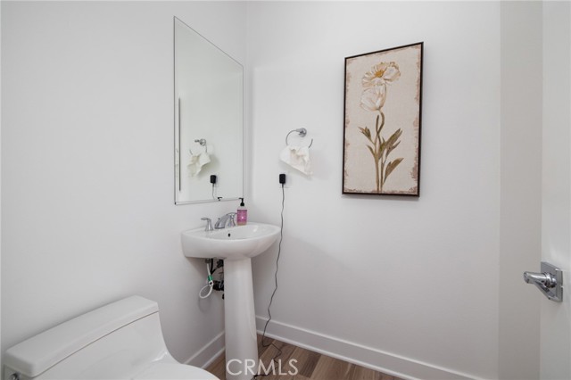 Detail Gallery Image 14 of 29 For 1410 S Urbana, Anaheim,  CA 92805 - 4 Beds | 3/1 Baths