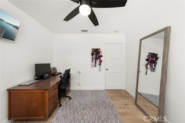 1326 Clock Avenue, Redlands CA: https://media.crmls.org/medias/c5182936-ddc5-466a-9dd5-3b3a71be1b47.jpg
