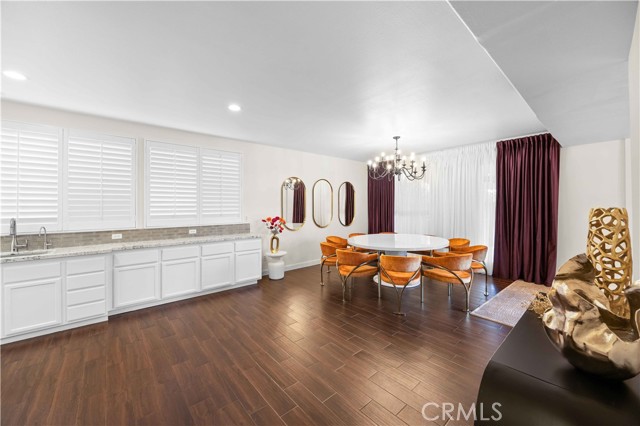 Detail Gallery Image 8 of 38 For 27503 Wellsley Way, Valencia,  CA 91354 - 4 Beds | 3 Baths