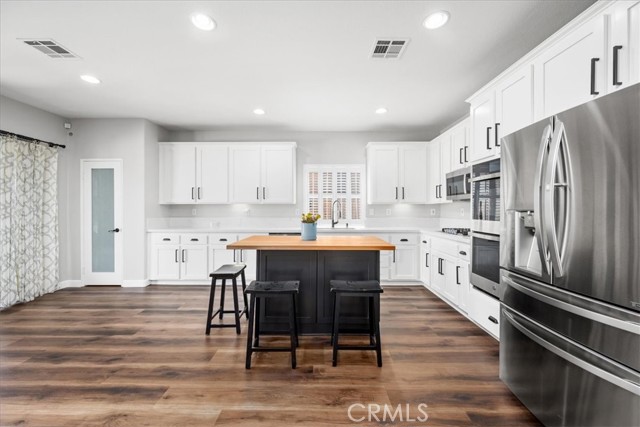 29185 Wrangler Drive, Murrieta CA: https://media.crmls.org/medias/c5185f6e-b2b9-4633-9f66-66ee6f5bb791.jpg