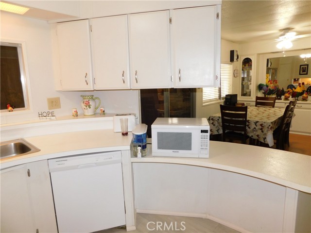 2200 W Wilson Street, Banning CA: https://media.crmls.org/medias/c518893e-6893-4eec-ae95-e88f1f768c13.jpg