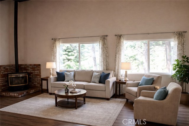 Detail Gallery Image 3 of 40 For 168 W Forest View Dr, Willow Creek,  CA 95573 - 4 Beds | 2 Baths