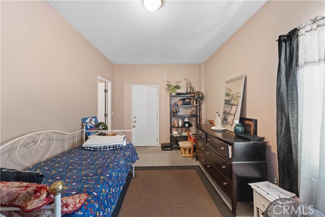 37032 Sabal Avenue, Palmdale CA: https://media.crmls.org/medias/c51927d5-10b8-44cb-a538-2e95b30481b7.jpg