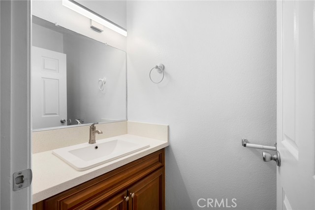 Detail Gallery Image 13 of 34 For 8958 Burnet Ave #C6,  North Hills,  CA 91343 - 2 Beds | 3 Baths