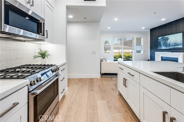Detail Gallery Image 16 of 32 For 4820 Bellflower Ave #208,  North Hollywood,  CA 91601 - 3 Beds | 3 Baths